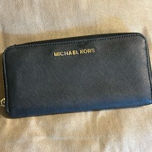 Michael kors black wallet